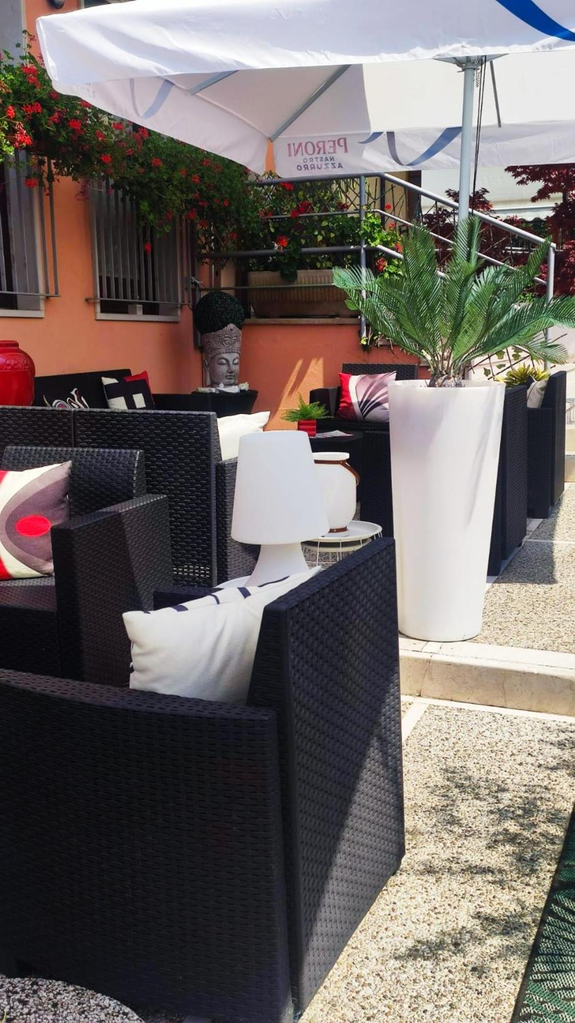 Hotel Virginia Garda  Ngoại thất bức ảnh