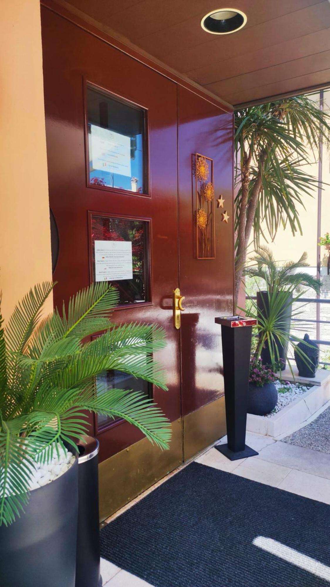 Hotel Virginia Garda  Ngoại thất bức ảnh