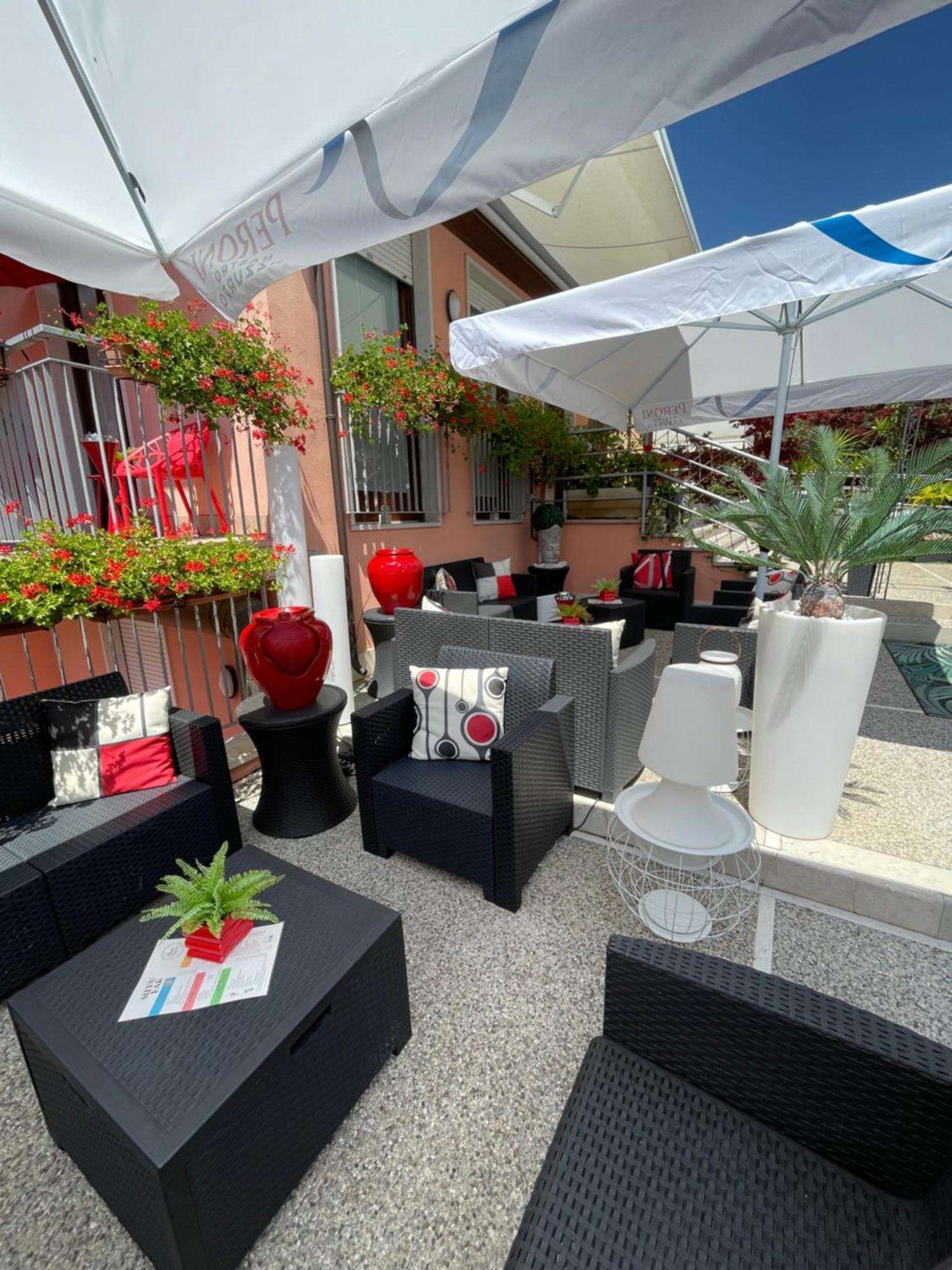 Hotel Virginia Garda  Ngoại thất bức ảnh