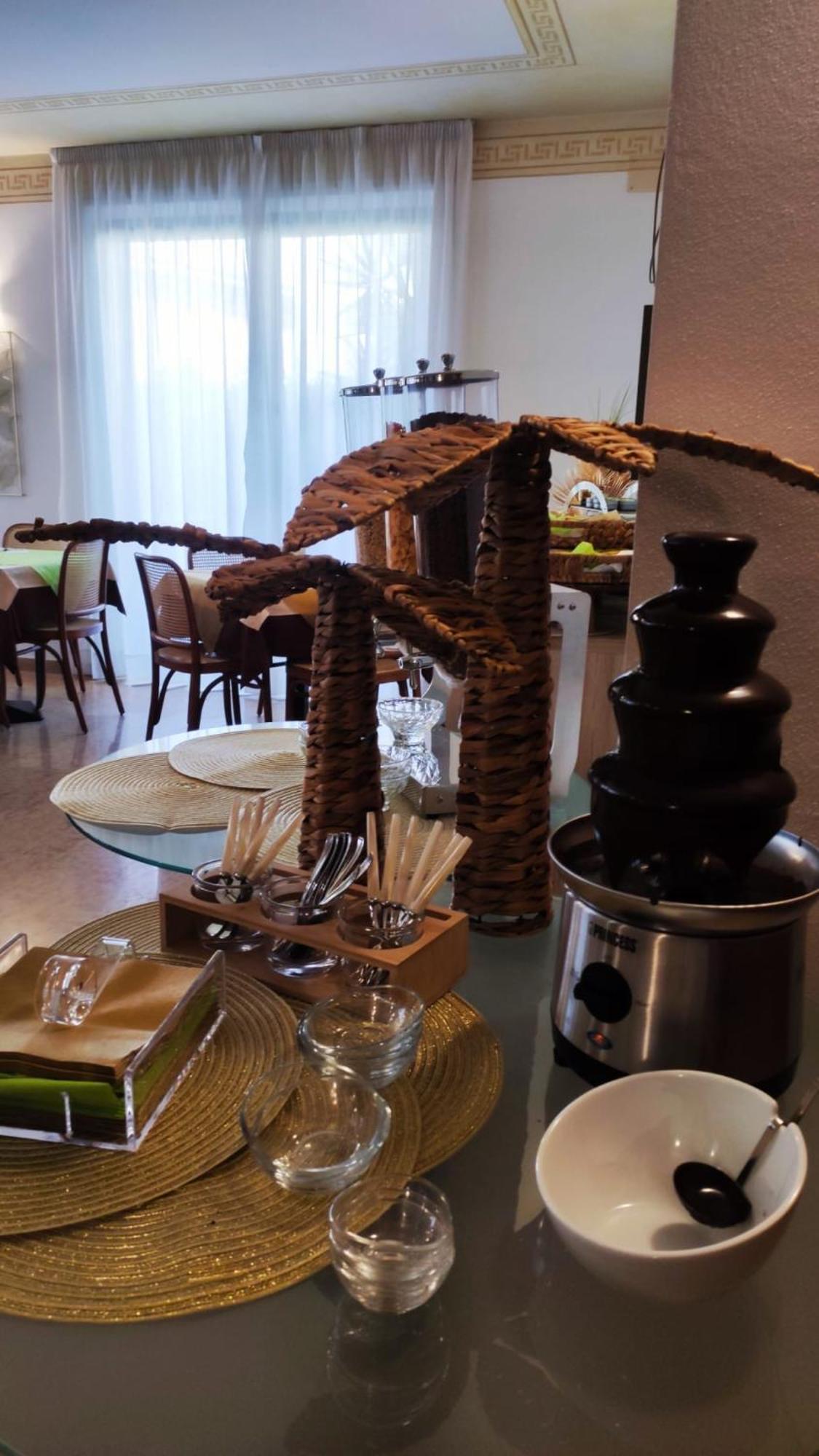 Hotel Virginia Garda  Ngoại thất bức ảnh
